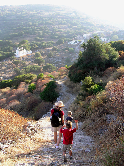 Image of the path from Langatha to Stroumbo on Amorgos